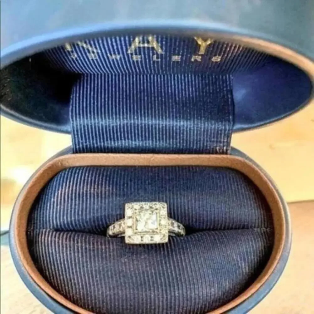 Leo Diamond Princess Cut White Gold Diamond Infinity Band Engagement Ring